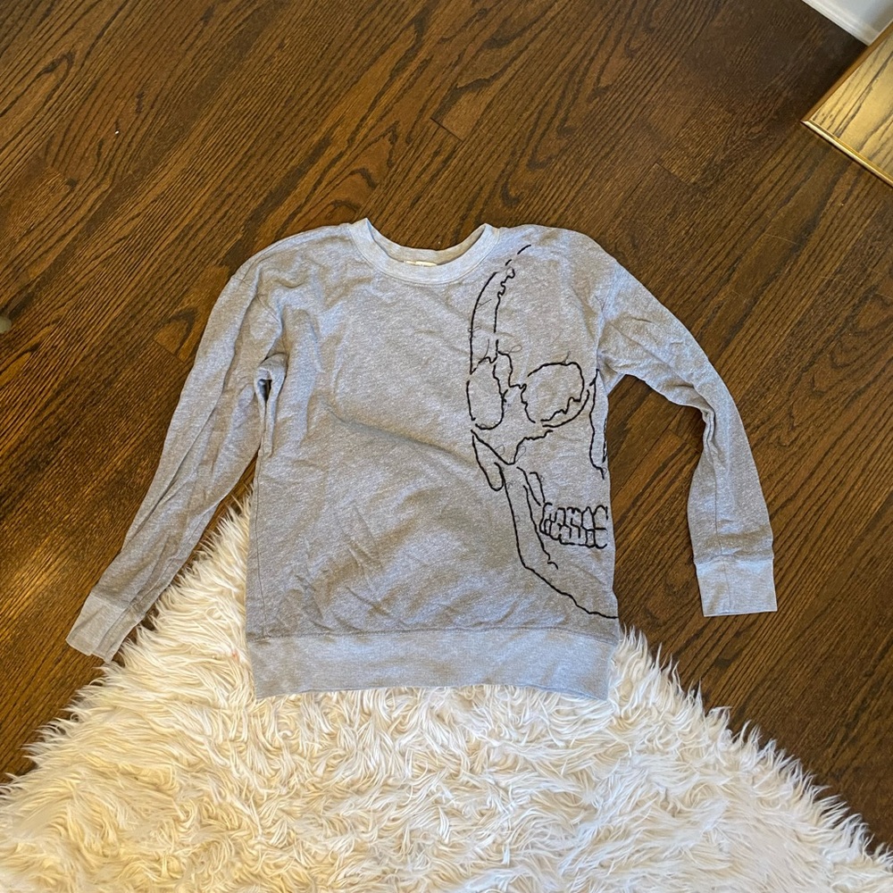 URBAN OUTFITTERS skull sweatshirt